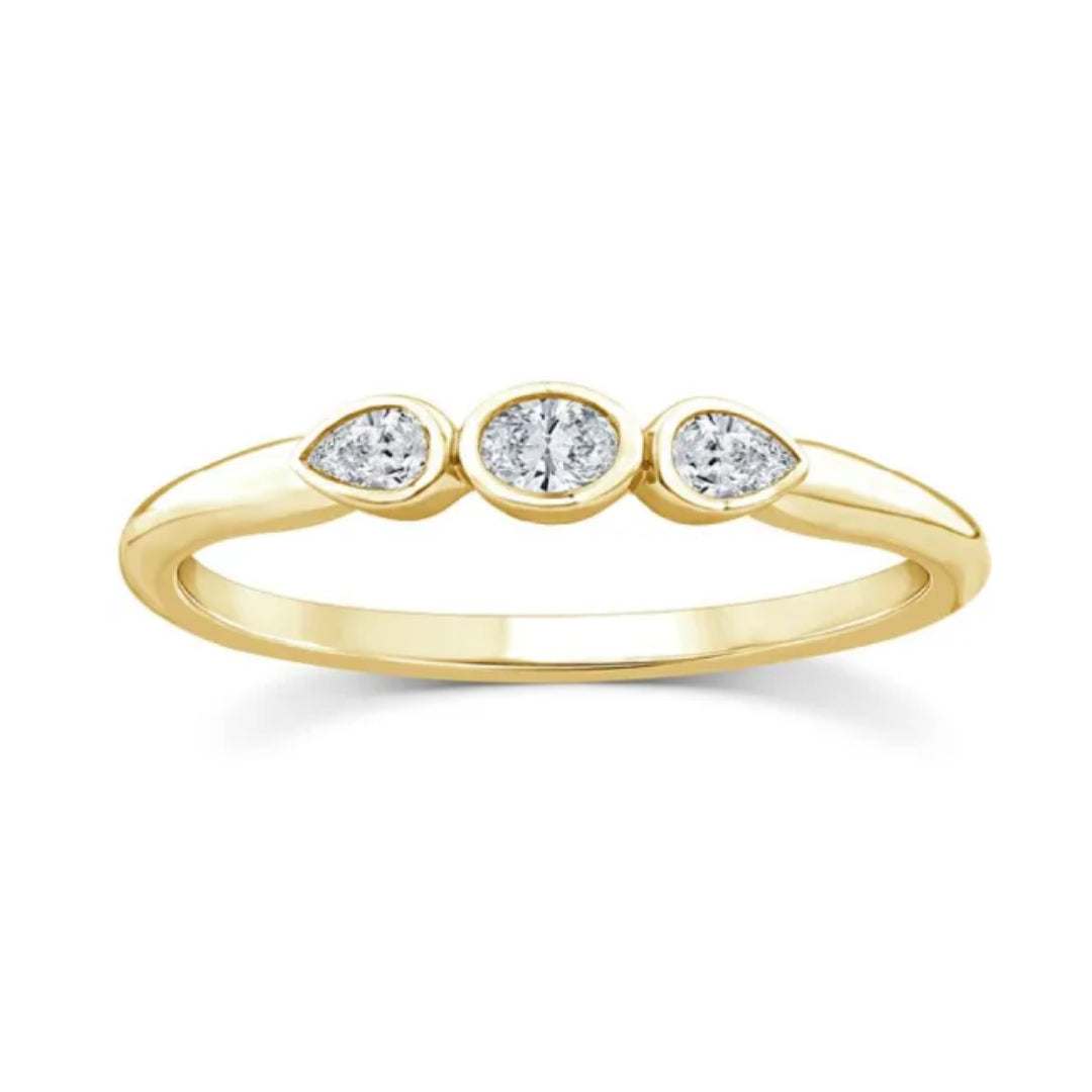 9k Yellow Gold 3 Stone Lab Grown Diamond Ring | Size L