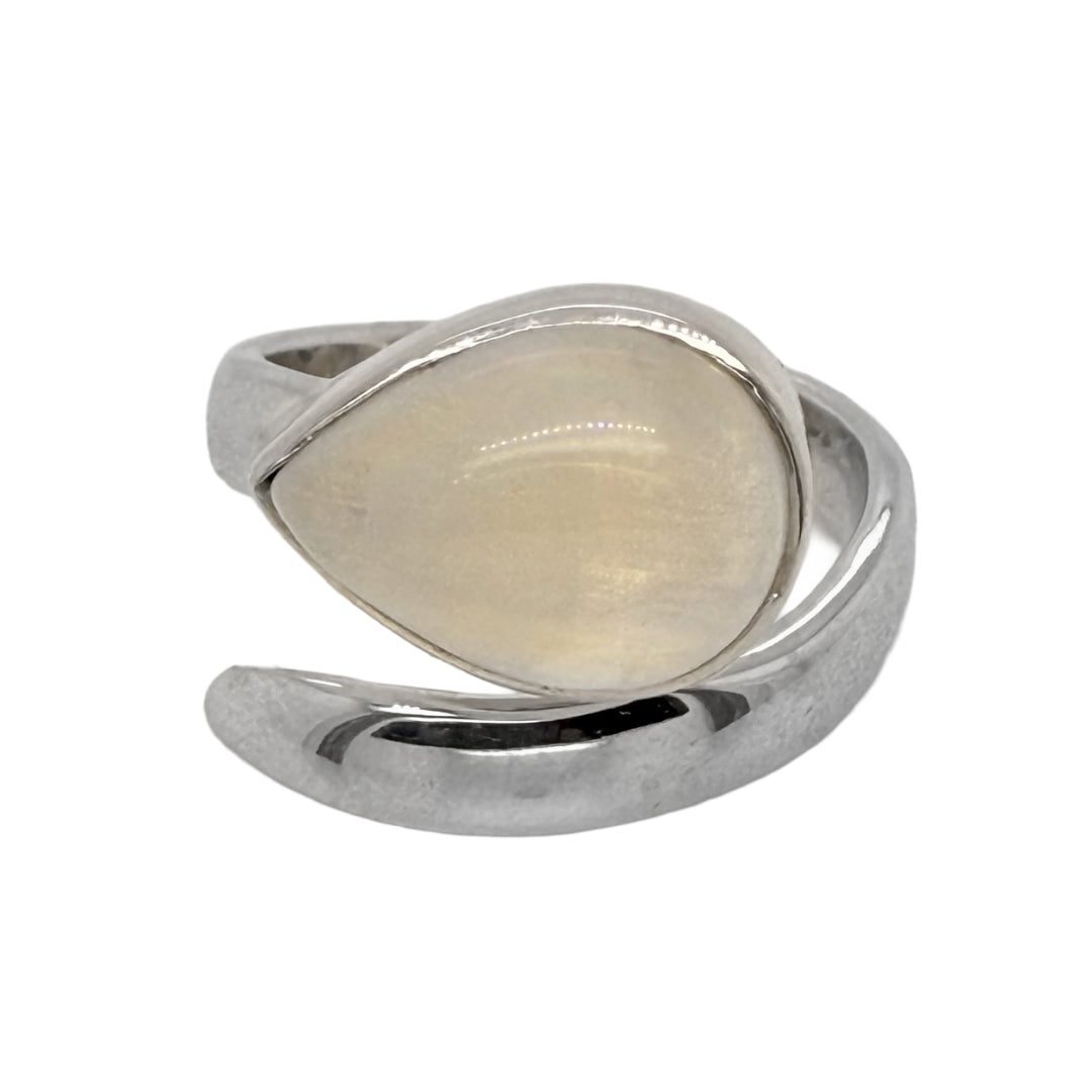 Modern Twist | Moonstone