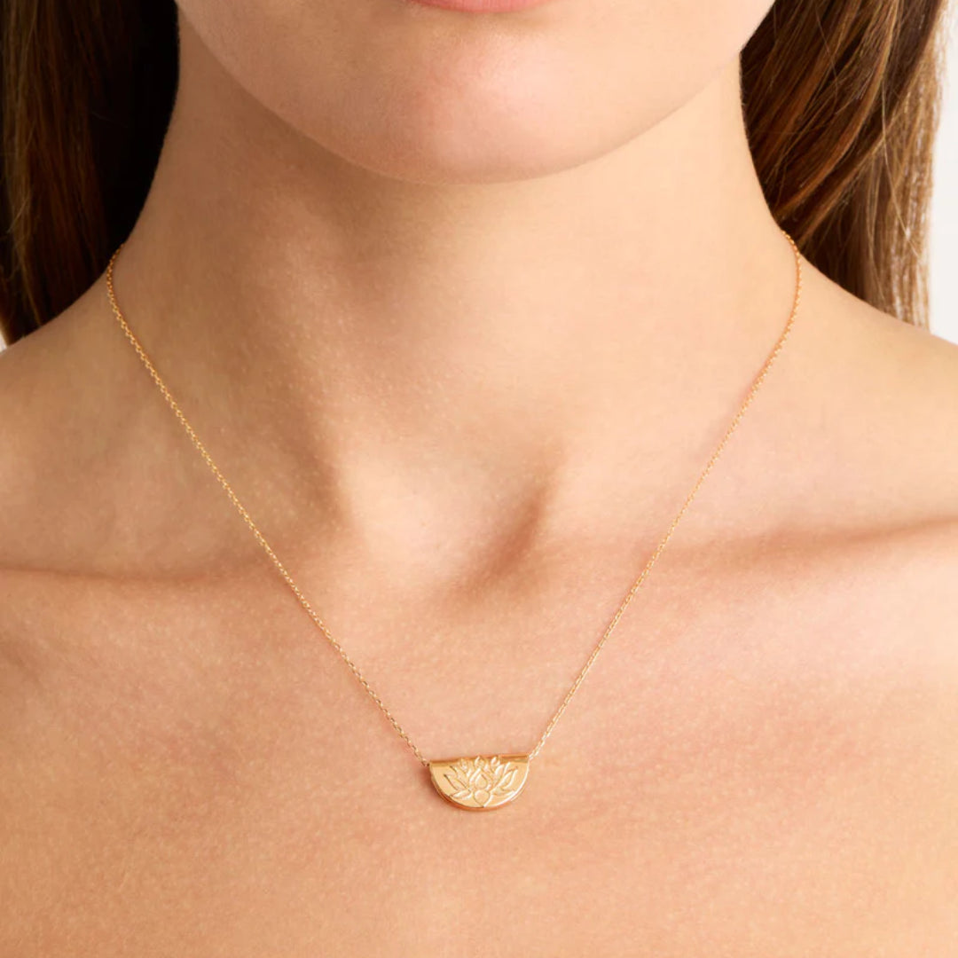 By Charlotte | Lotus | Short | 18k Gold Vermeil | Necklace | 45cm