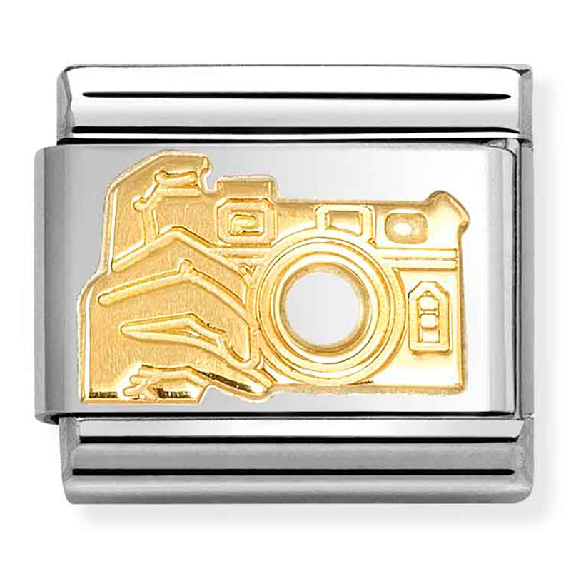 Nomination | Camera with Hand in 18K Gold